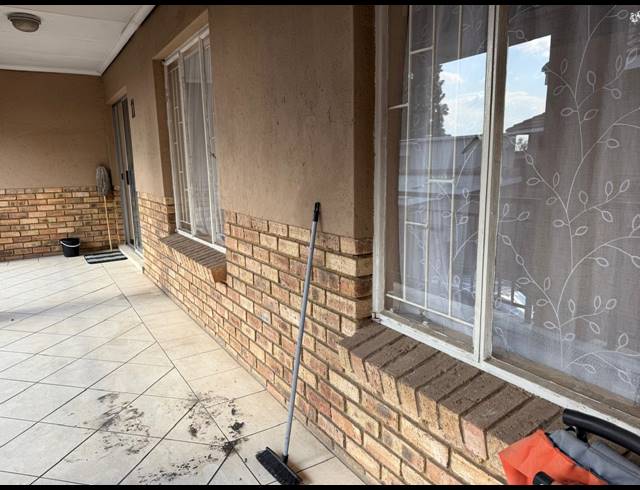 2 BEDROOM APARTMENT FOR SALE IN RUSTENBURG CENTRAL